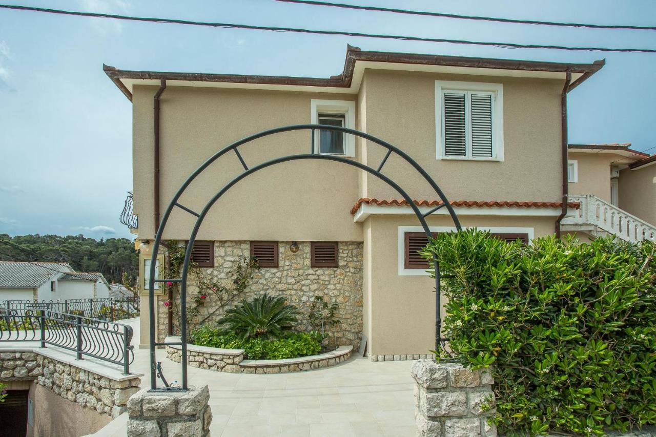 Apartments Nada Palit Εξωτερικό φωτογραφία