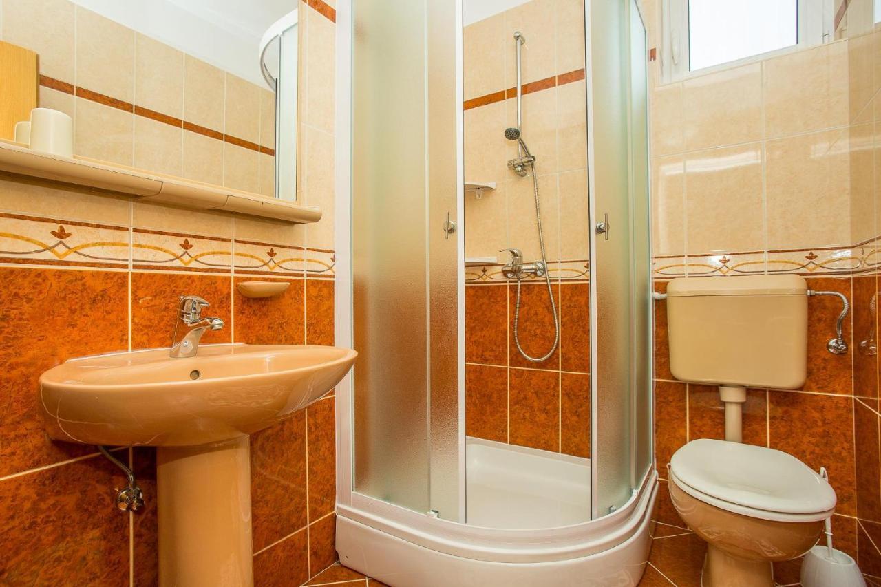 Apartments Nada Palit Εξωτερικό φωτογραφία